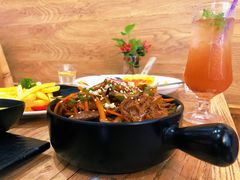 威克特招牌肥牛饭-威克特披萨汉堡