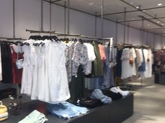 -URBAN REVIVO(欢乐海岸购物中心店)