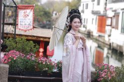 -一揽芳华汉服旗袍体验馆(拙政园店)