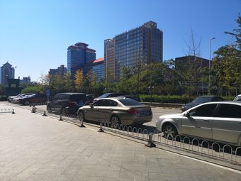 北京古玩城b座停车场