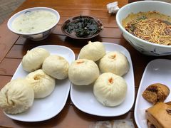 -李与白包子铺(桐梓林店)