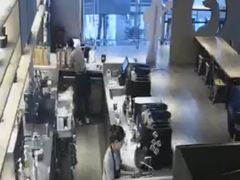 -瑞幸咖啡(宝华国际广场店)