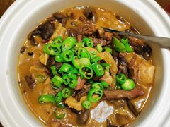 乳牛肝菌煨牛腩-何氏排骨(左家塘店)
