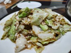 手撕包菜-北京龙庆四季香农家饭庄·灶台鱼·碳烤虹鳟鱼(龙庆峡店)