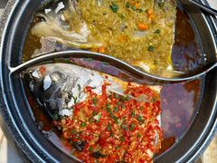 -阿瓦山寨·湘菜现炒·剁椒鱼头王(咸阳总店)