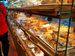 面包甜点陈列柜-新侨三宝乐面包店(崇文门店)