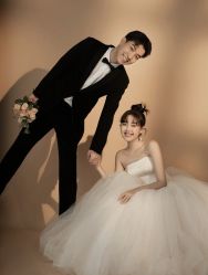 -易摄影婚纱摄影工作室