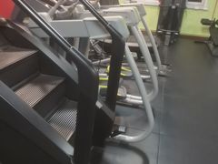 -英特健身俱乐部