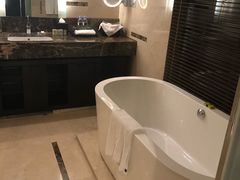 -青岛海尔洲际酒店