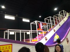 -嘿哟动霸CHUA·新潮玩运动娱乐中心·蹦床滑冰团建乐园