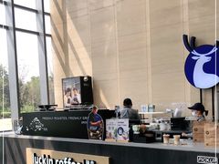 -瑞幸咖啡(绿地新都会9号楼店)