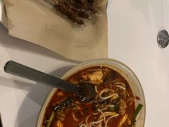 -粉八·云南米线·建水烧烤(常熟路店)
