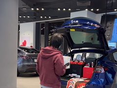 -TESLA 特斯拉(上海太古汇体验店)
