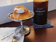 -Café Monson