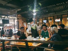 大堂-洪氏嗨捞·广东猪肚鸡·椰子鸡火锅(西咸万象城店)