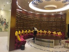 -异次元·LIGHT HOUSE·美食酒廊·休闲露台