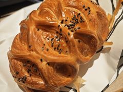 咖喱牛肉可颂-LANLIZI BAKERY(COSMO店)