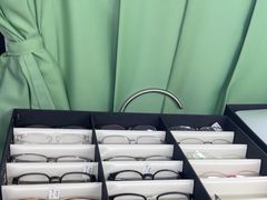-光明眼镜·蔡司授权(徐泾店)