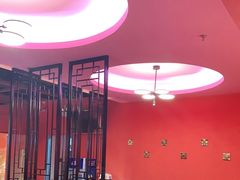 -虾弄弄海派小龙虾·牛羊蝎子火锅