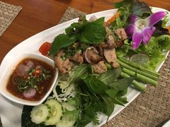 -Chom Cafe and Restaurant