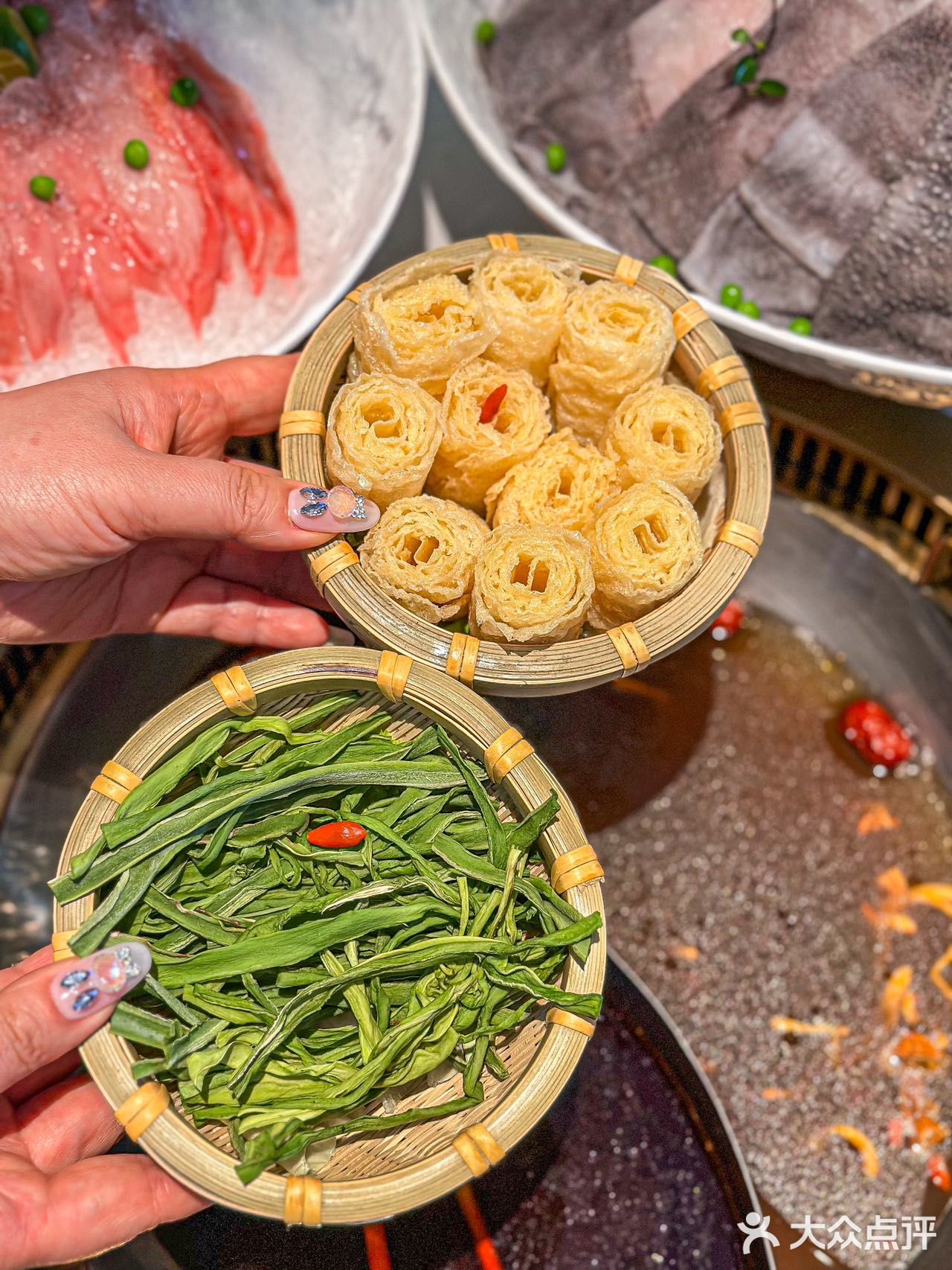这家主打“新鲜手工菜”的重庆火锅味道不是一般