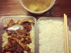 卤肉饭&nbsp;五指毛桃炖老鸡-阿姨靓汤(广外店)