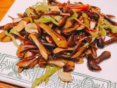 青椒炒鸡纵菌-云海肴·汽锅鸡·云南菜(苏州中心店)