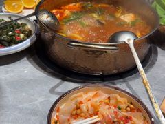 -野山舂·贵州现舂酸汤牛肉(民生路店)