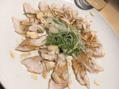 薄切鲜鱼片-穹六人间 people 6(岳阳路店)
