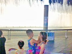 -东港音乐喷泉广场