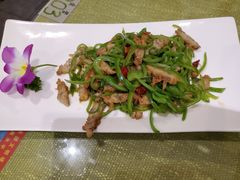 青椒炒牛蒡-忆品青莲素食文化主题餐厅(文华名城店)