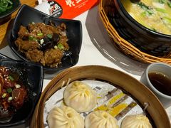 -馋三尺蟹粉小笼(人民广场店)