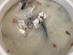 浓汤鱼头-万景饭店·鱼街农家菜