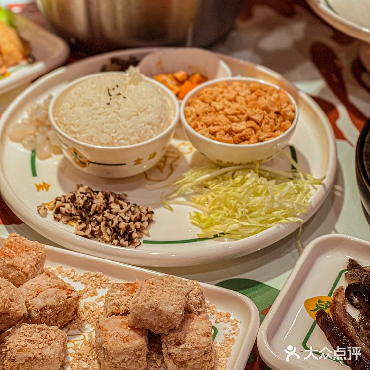 这家港风极致的花胶鸡店真的狂拍三百六十五张才过瘾❗️