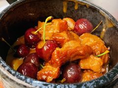 车厘子烧五花肉-甜阿姨·天台花园私房菜(万松园店)