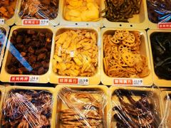 -绝味鸭脖(龙阳路生活广场店)