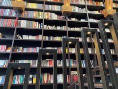 -钟书阁(松江泰晤士小镇店)