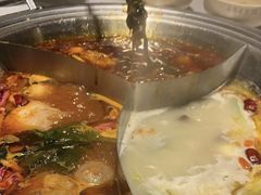 -老房老舍重庆火锅(假日城市店)