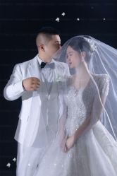 -雪中彩影婚纱摄影·微光艺术中心