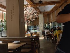 大堂-蜜桃餐厅·伴山(湖滨商业街店)