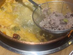 -洱火云南酸菜牛肉火锅(石景山当代商城店)