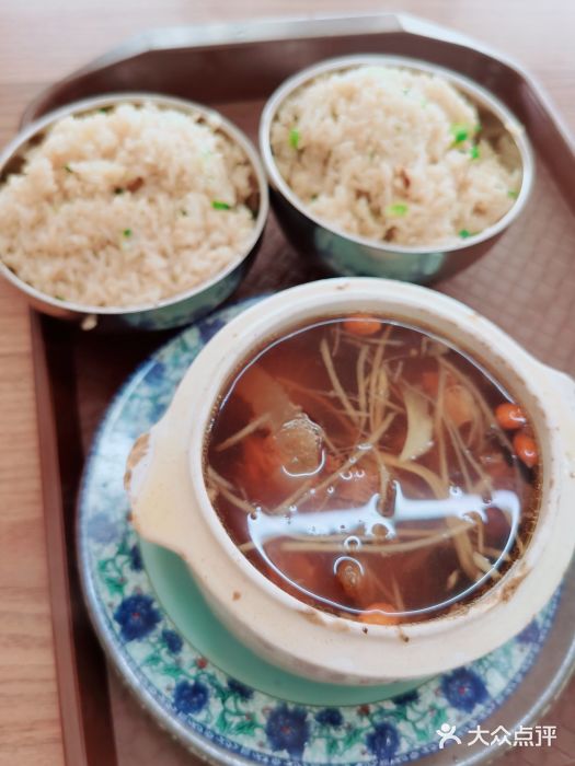 歪头牛肉(金龙壹号店)牛尾炖汤图片