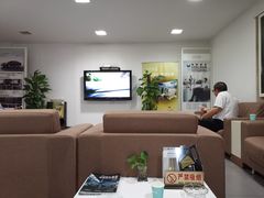 -上汽大众4S店(上海冠松店)