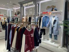 -王府井百货(中州中路店)