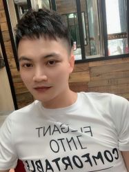 -天下皇剪新潇洒美容美发