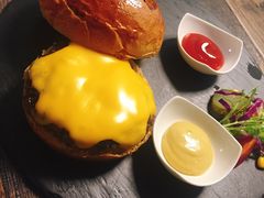 -HIGH FIVE哈福手工汉堡(桂林路店)