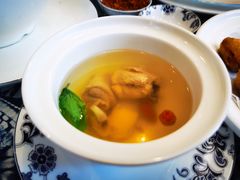原汁男搂妹汽锅鸡-蝴蝶泉宾馆-中餐厅