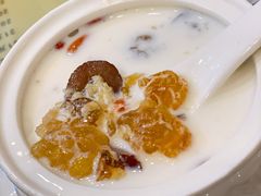 冰糖雪耳桃胶奶-广信牛奶甜品世家(台东店)