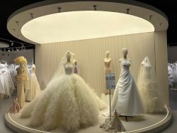 -PAI婚纱礼服设计馆【大牌租赁/高级定制】