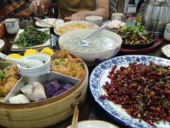-黄桷树曹家私房菜(江与城店)